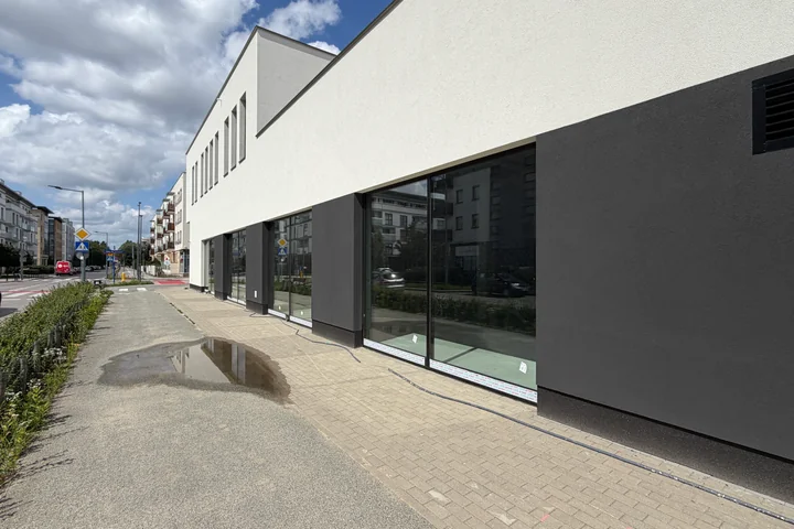 Stolarka aluminiowa i duże przeszklenia w naszej realizacji przy ulicy Bluszczańskiej w Warszawie