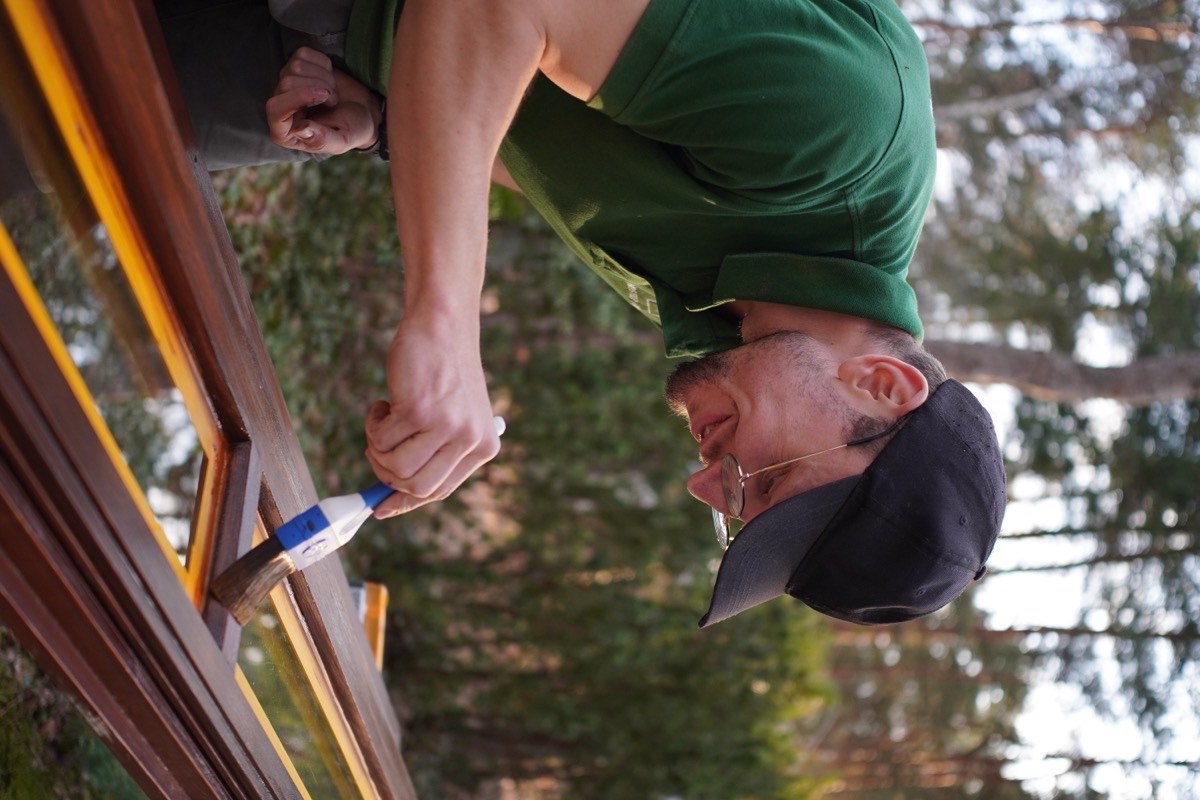 Ile kosztuje naprawa okna PVC? Cennik i kalkulator 2025